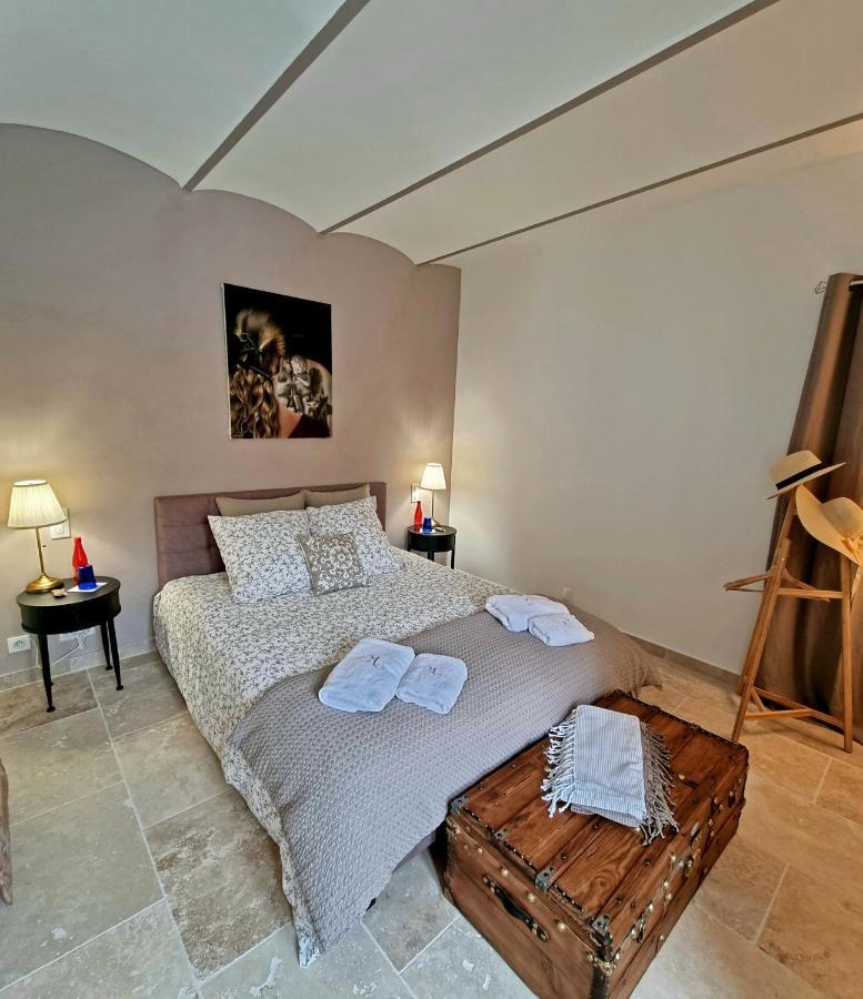 La Maison De Livia, Gite, Chambres Et Table D'Hotes Sauzet (Gard) Exteriér fotografie