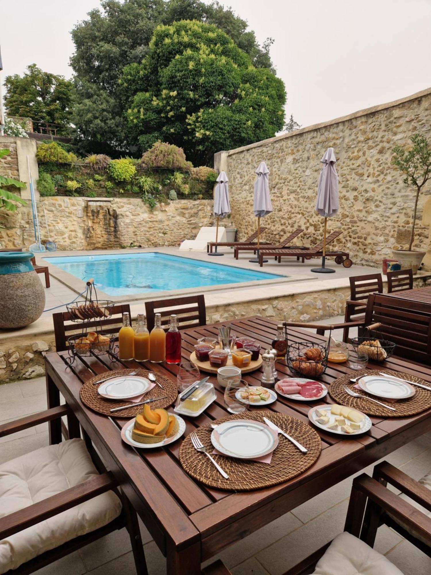 La Maison De Livia, Gite, Chambres Et Table D'Hotes, Entre Uzes Et Nimes Sauzet  Exteriér fotografie