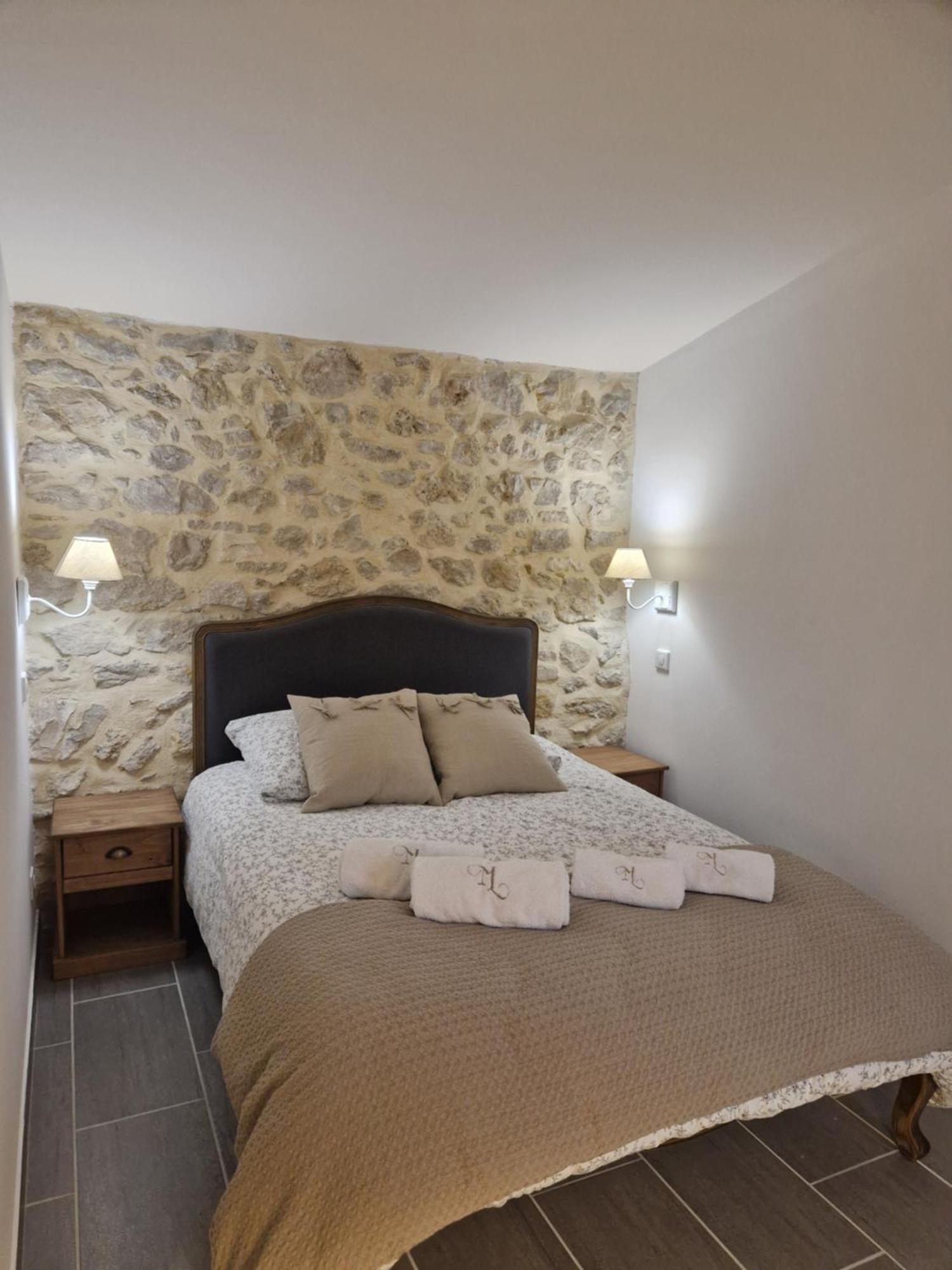 La Maison De Livia, Gite, Chambres Et Table D'Hotes, Entre Uzes Et Nimes Sauzet  Exteriér fotografie